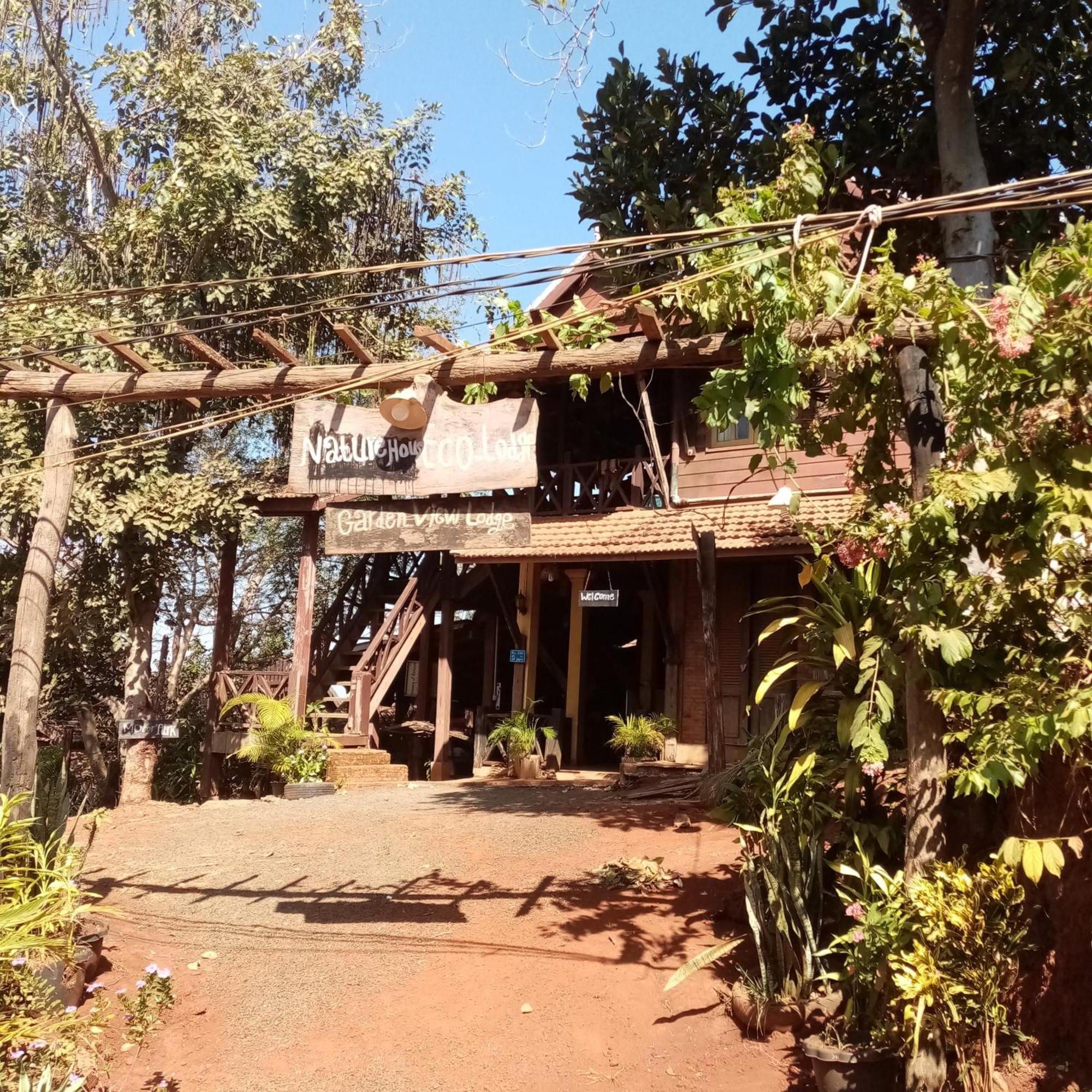 Nature House Eco-Lodge& Trekking Banlung Екстер'єр фото